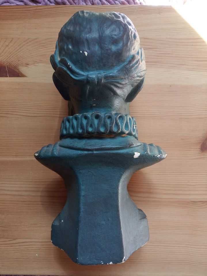 Busto Luís de Camões para restauração