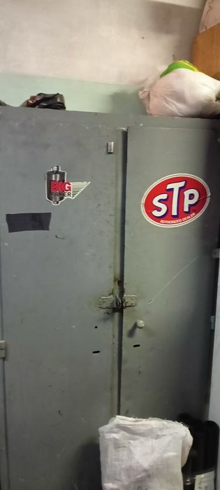 Продам шкафы металлические Б.У