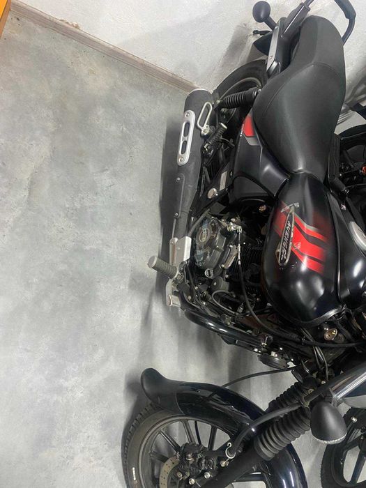 Bajaj Avenger strit cruiser 220 новий