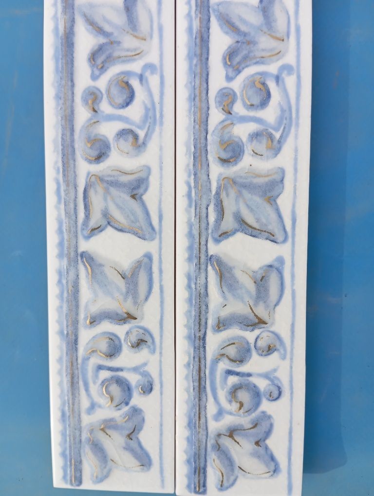 Azulejo faixas dourado e azul
