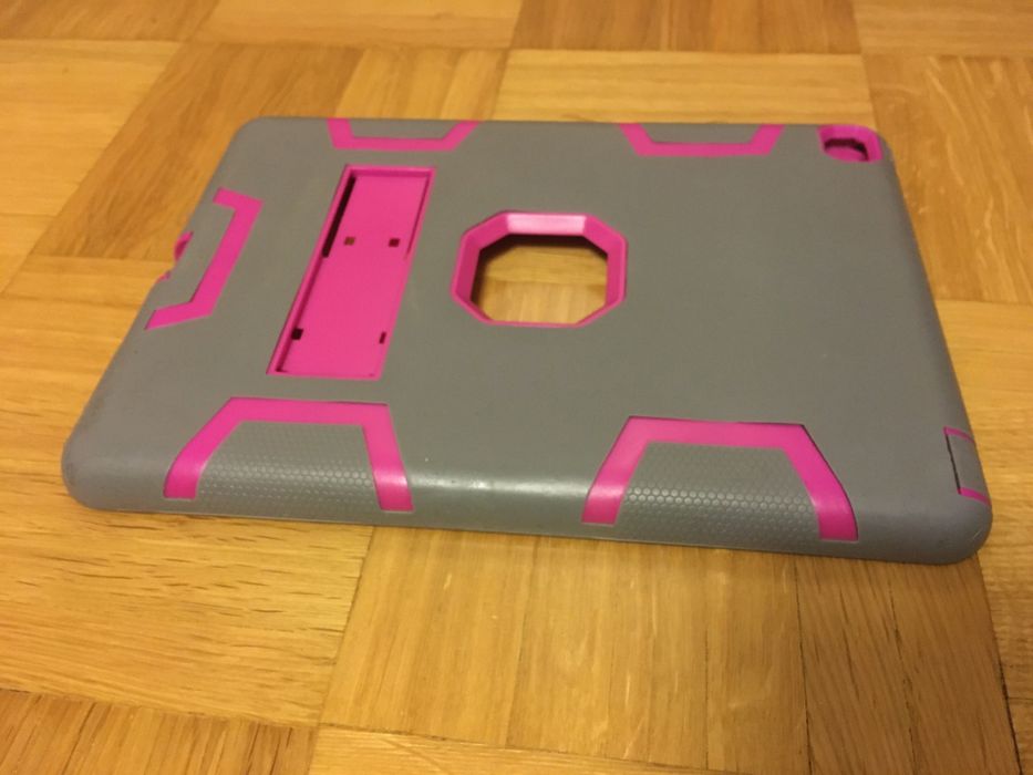 Mocne różowo szare etui do tabletu Apple iPad Air 2