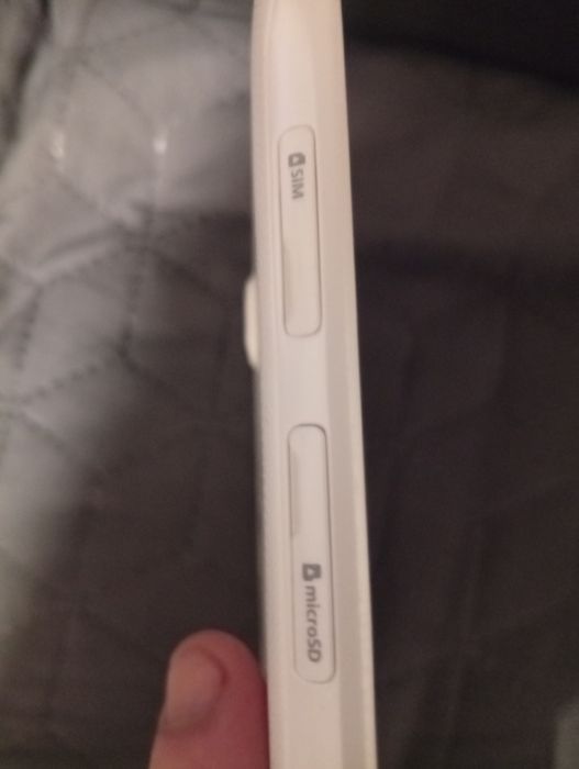 Samsung Galaxy Tab E SM-T561