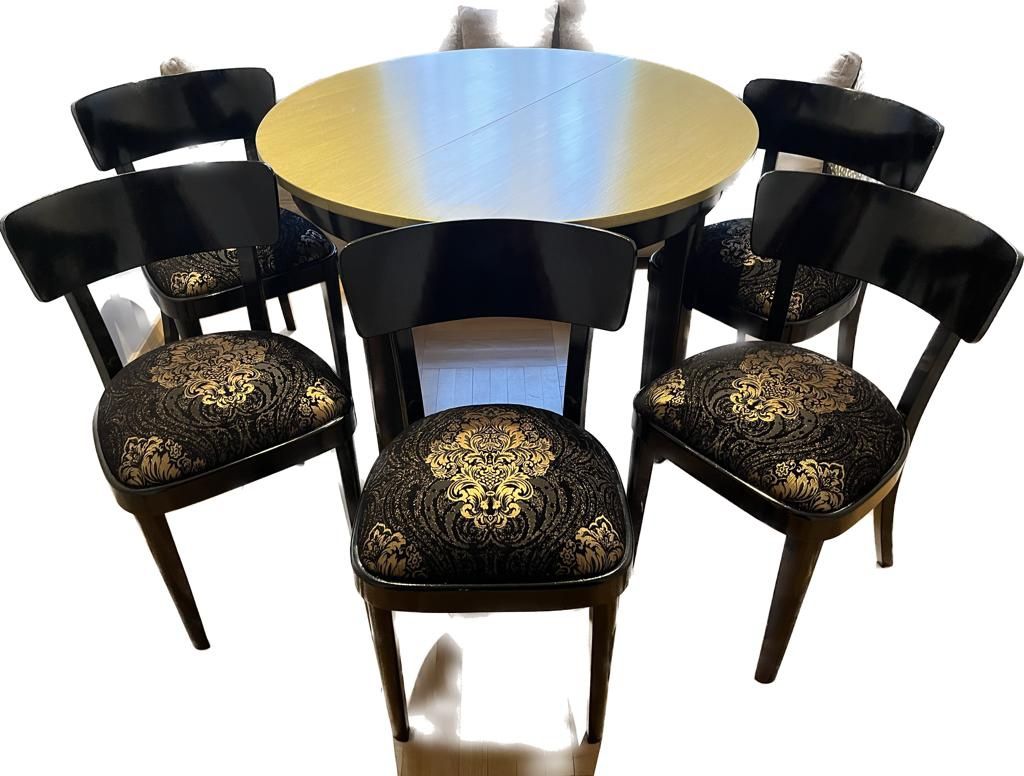 Stół + 5 krzeseł Thonet po renowacji.