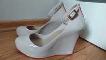 Koturny Melissa r.38 Patchuli sandaly open toe pachną gumą balonową