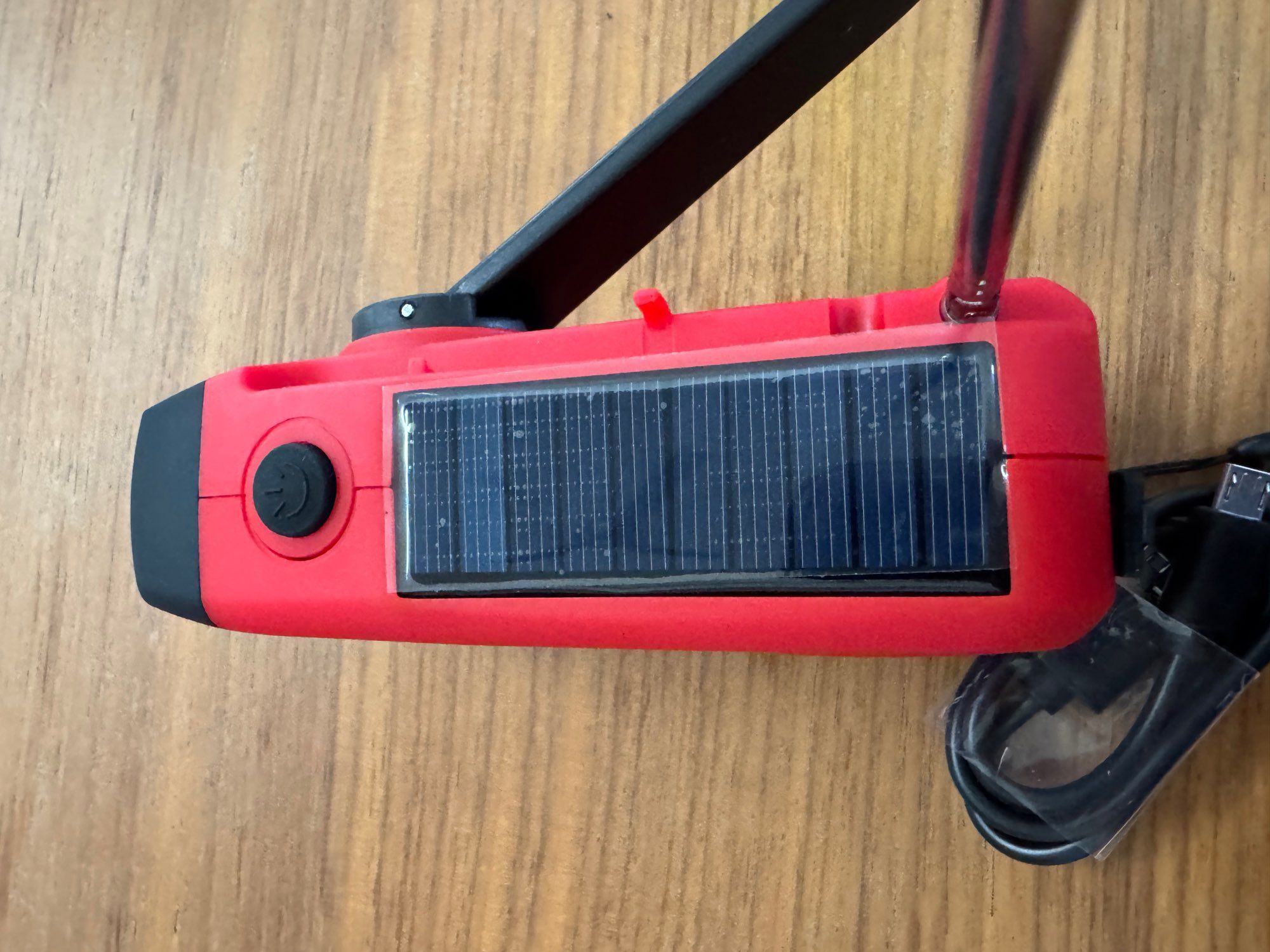 Rádio de Emergência Multifunções com Lanterna LED e Power Bank 1000mAh