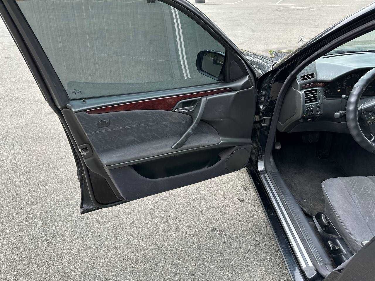 Mercedes-Benz E-Class 2002 Kompressor W210  2.0