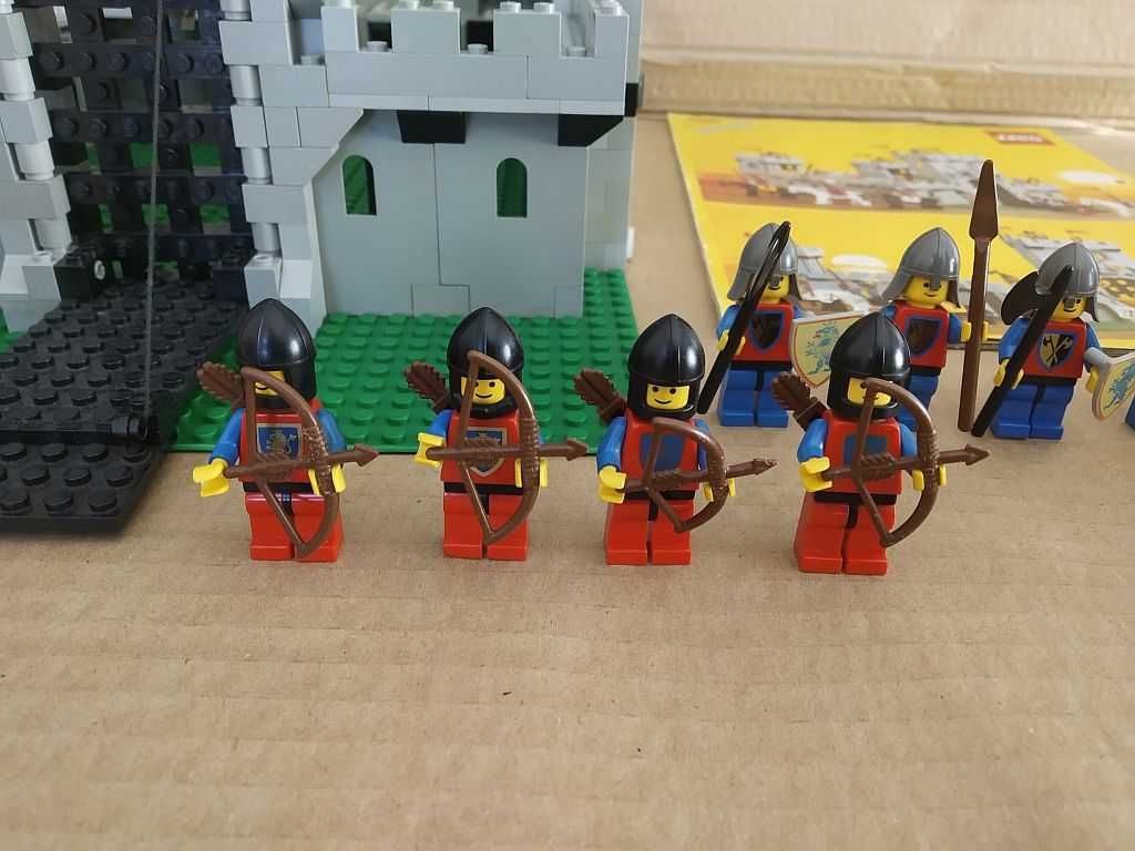 Lego 6080 King's Castle + 6016 Knight's Arsenal