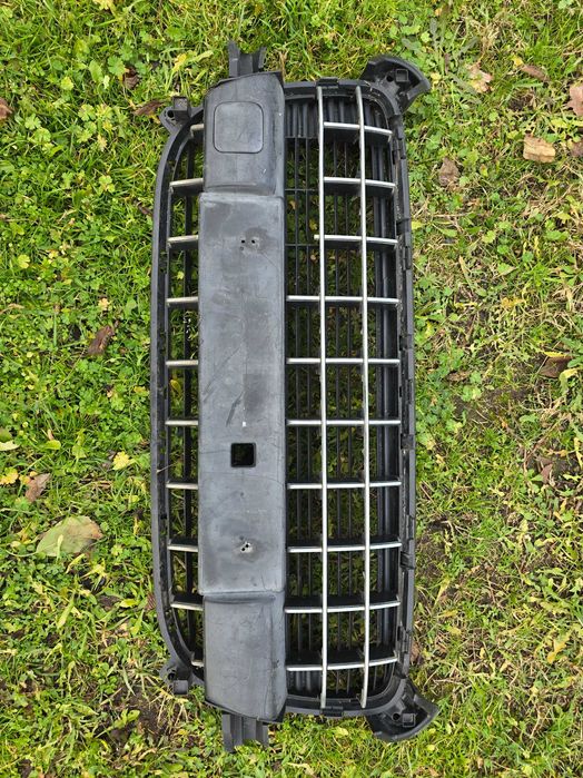 grill , kratka środkowa Peugeot 3008 I
