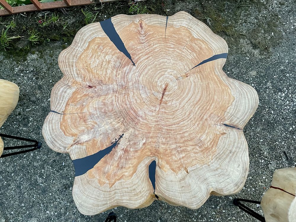 Mesa centro estilo rústica de madeira de cedro e resina epoxy (novo)