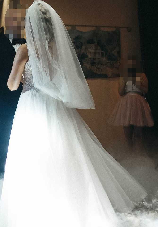 Suknia ślubna, długa biała suknia
