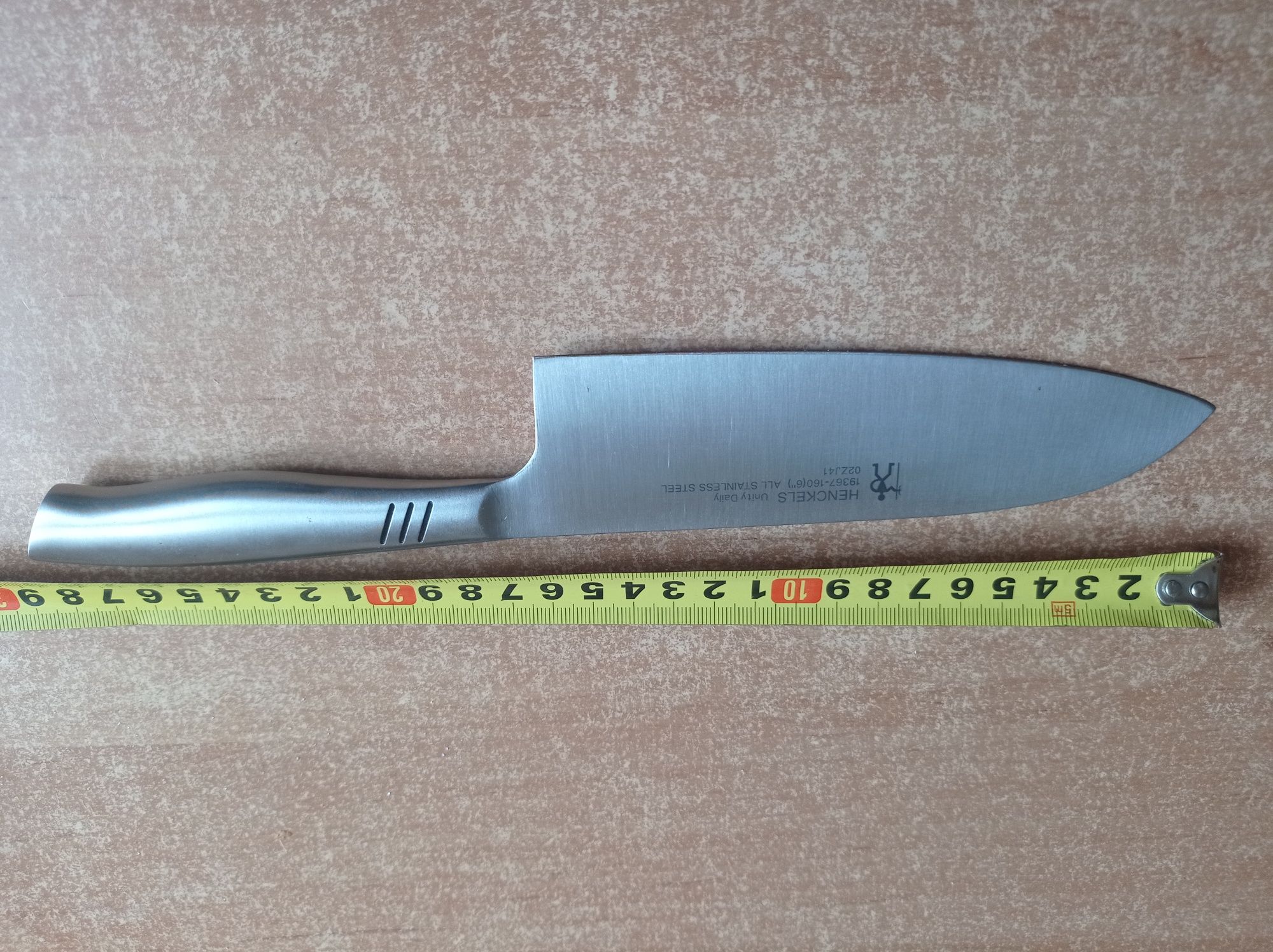 Nóż Santoku Henckels