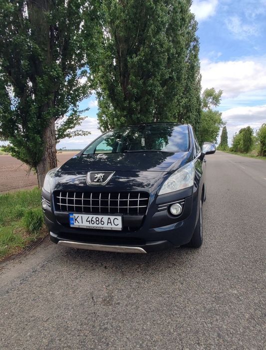 Пежо 3008  2011 року