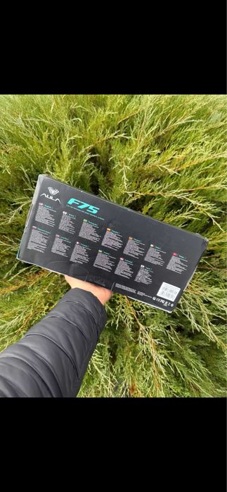 Продаю магнітну клавіатуру AULA F75