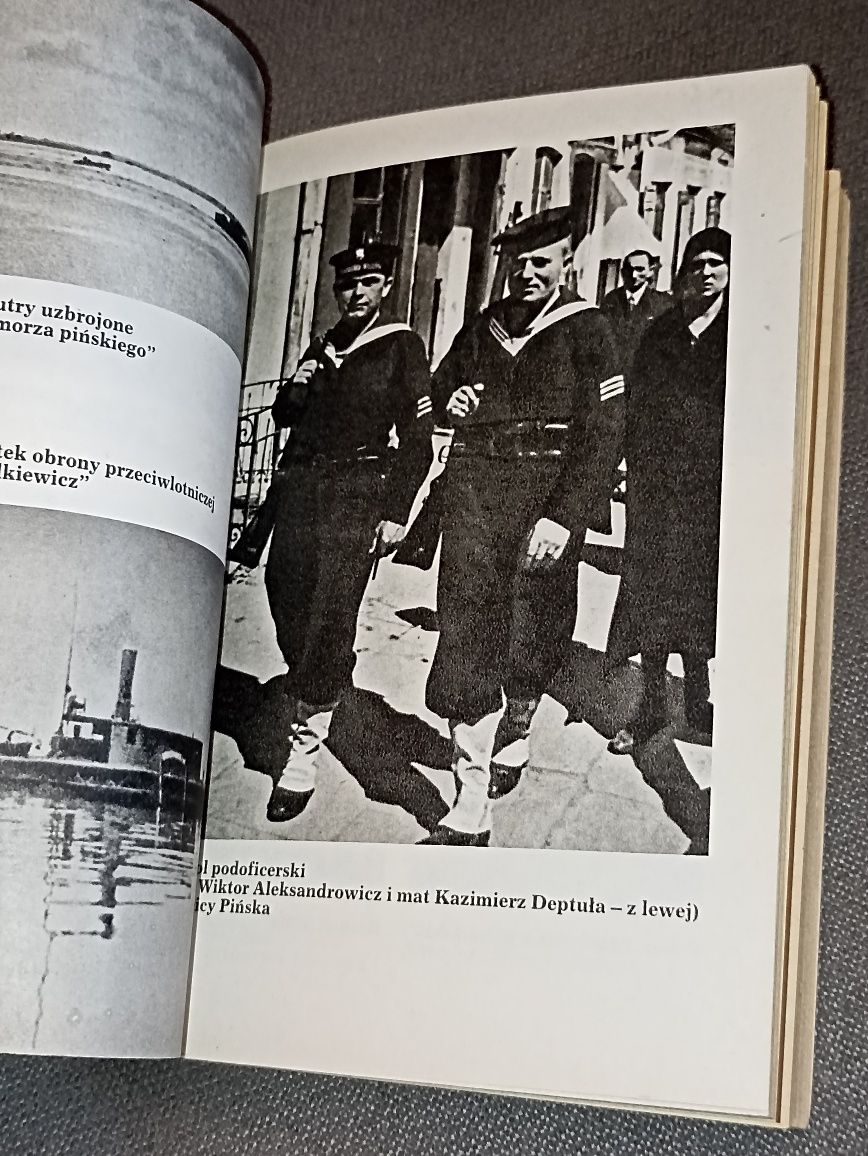"Marynarze Generała Kleeberga" - Jerzy Pertek, Książka i Wiedza 1986