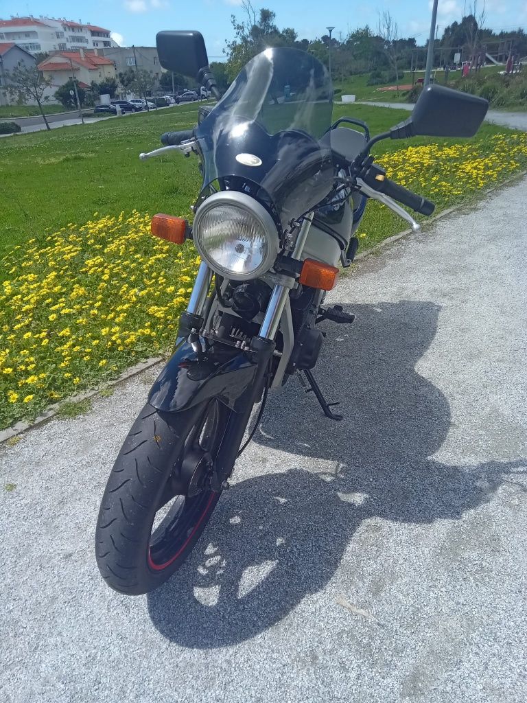 Suzuki gs500e impecável