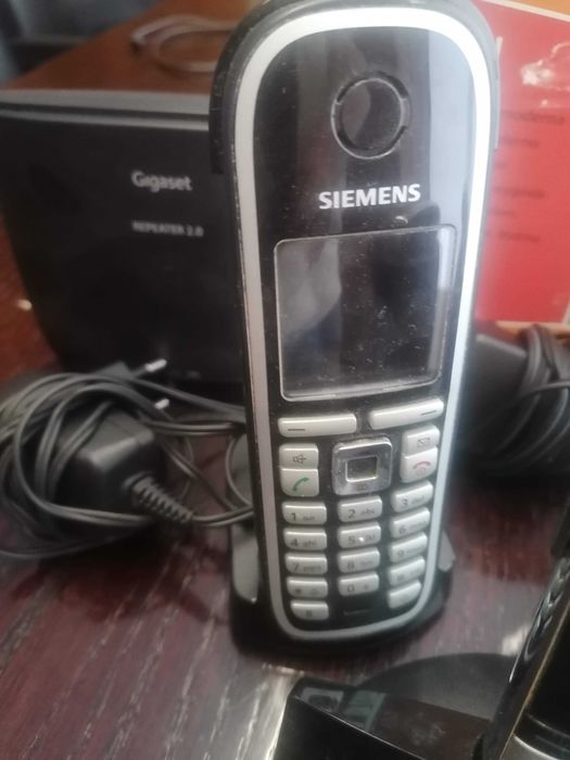 Telefones Gigaset Sem Fios + Telefone fixo central + Repetidor Sinal