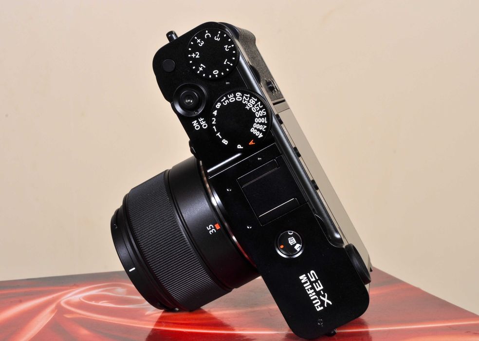 Fuji X-E5 + Xc 35mm F: 2.0. Novo, fatura e garantia 3 anos Fuji PT.