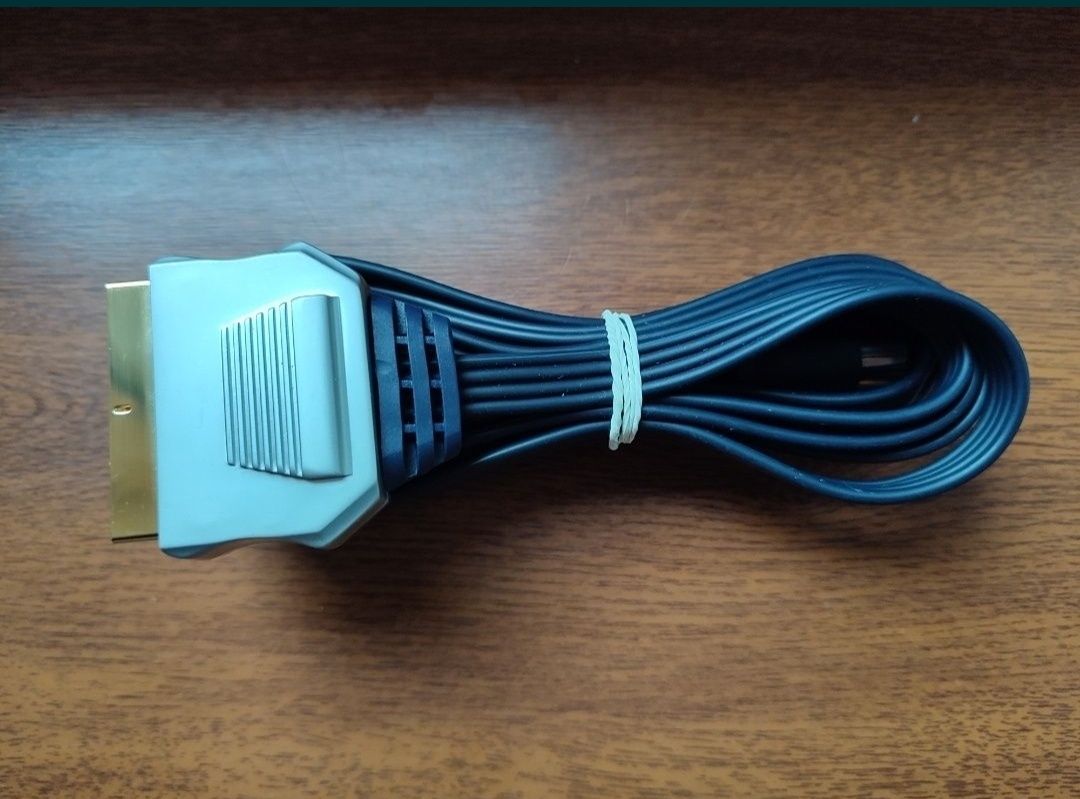 Kabel C64/ C128 HQ S-video RGB Scart Metal złocony 2.5m
