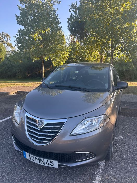 Lancia ypsilon 2011 Gasóleo