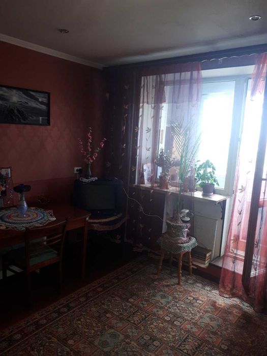Продам однокімнатну квартиру в Таiрове