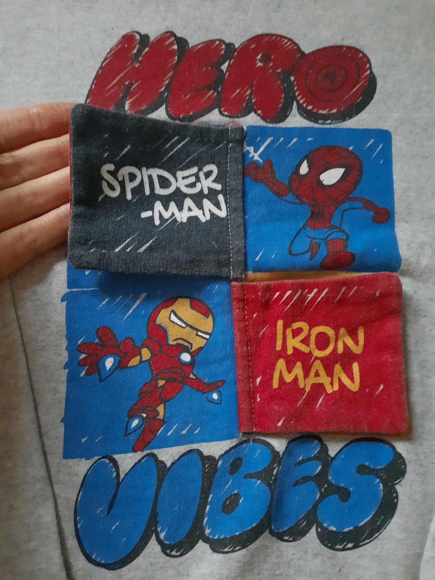 Bluza Marvel 128 z otwieranymi okienkami