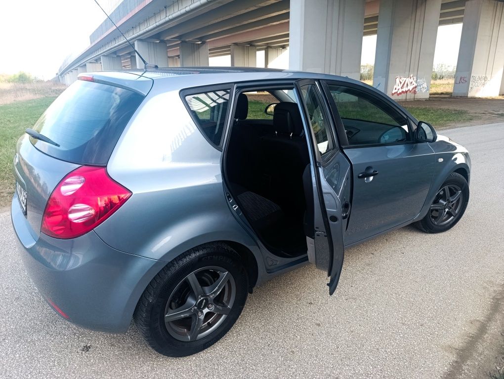 Kia Cee'd 1.4 benzyna klima Zadbana org przebieg Niemcy gwarancja