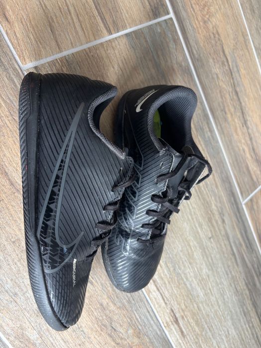 Halówki NIKE buty hala rozmiar 35.5 dziecięce