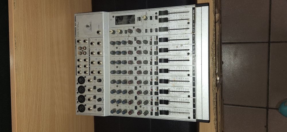 Микшер пульт Behringer Euro rack MX 1604A