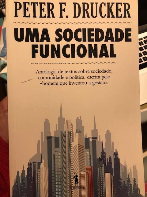 LIVROS GESTÃO E FORMAÇÃO