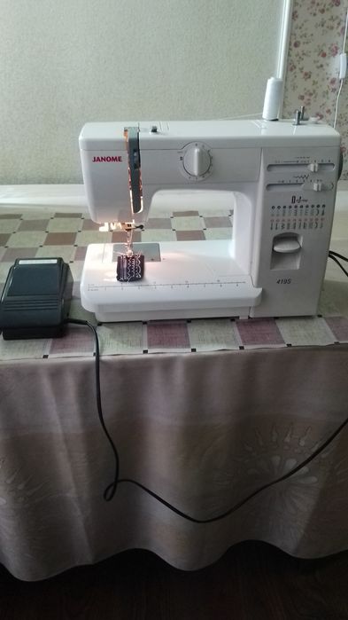 Швейна побутова машинка Janome 419-S