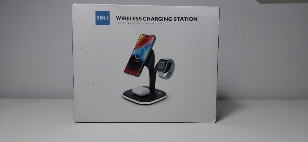 Stacja ładująca ładowarka do telefonu, zegarka i słuchawek. 5W1 z lamp