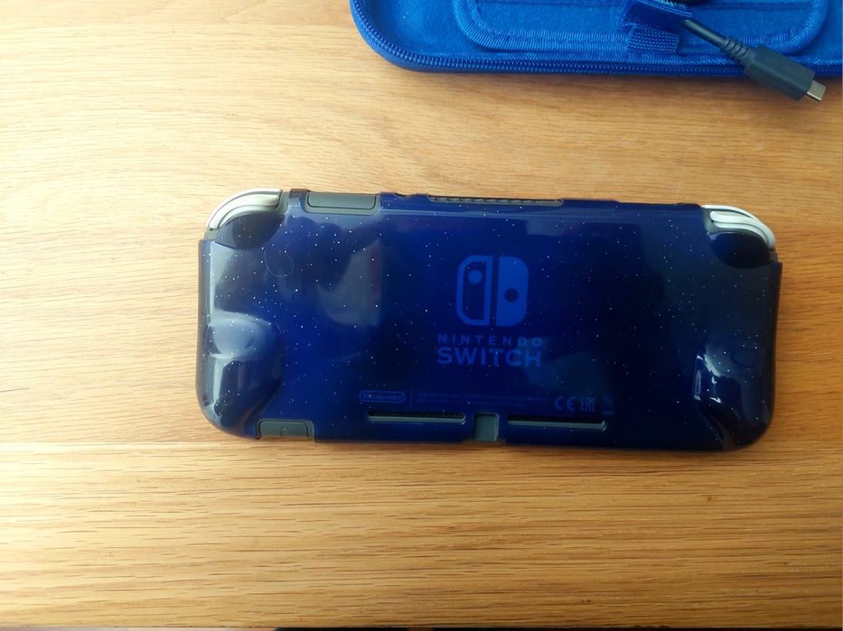 Nitendo Switch Lite + Bolsa de Transporte + Kit Protecção