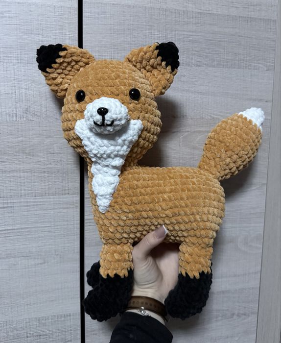 Maskotka lisa na szydełku