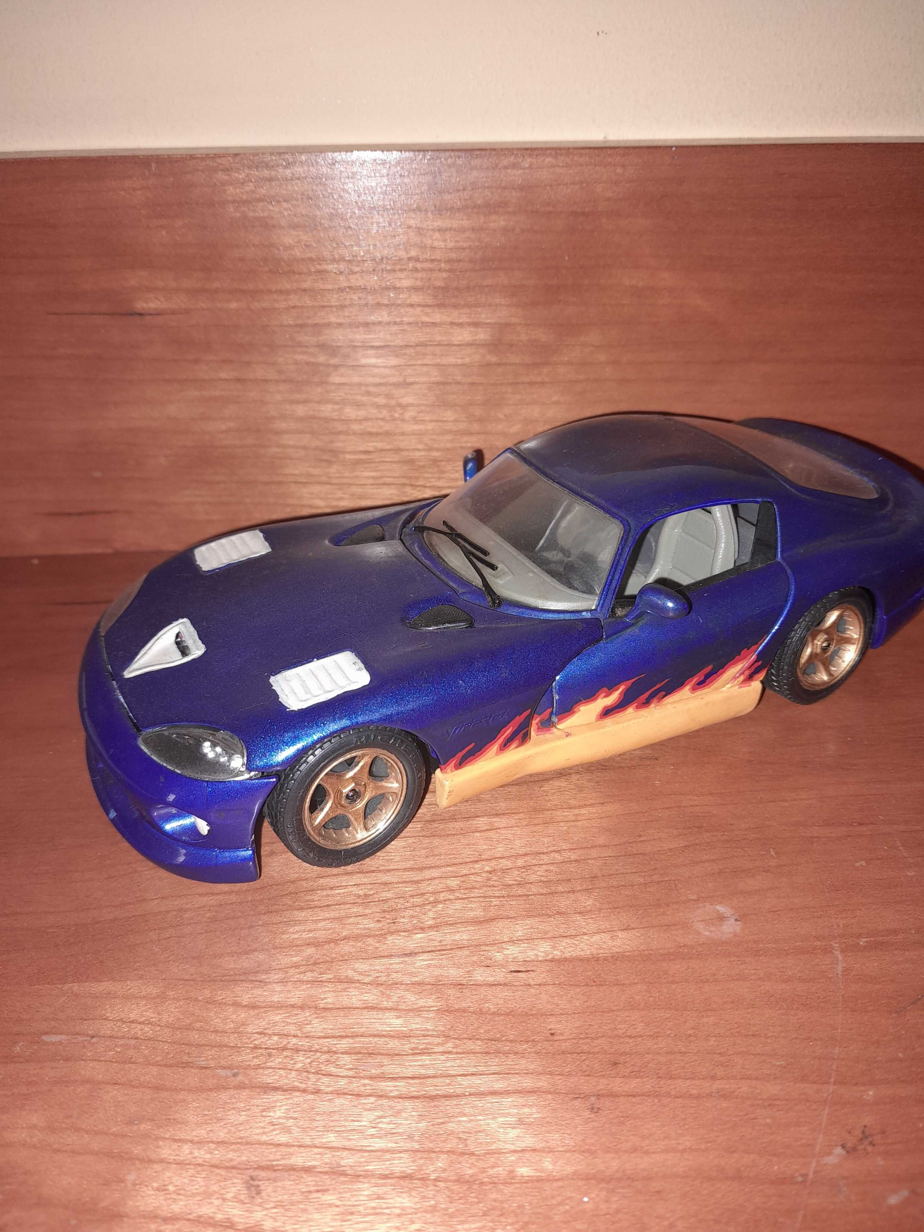 Viper GTS escala 1.24