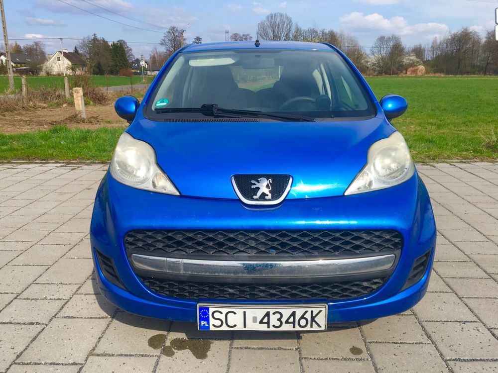 Peugeot 107 niebieski