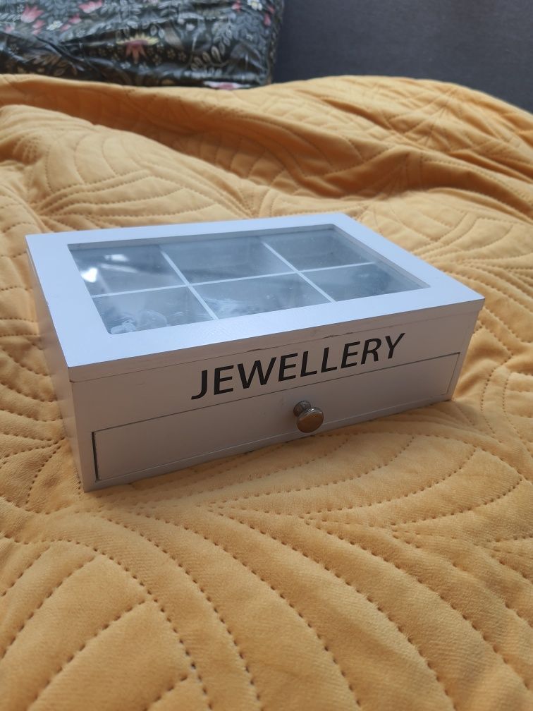 Pudełko na biżuterię