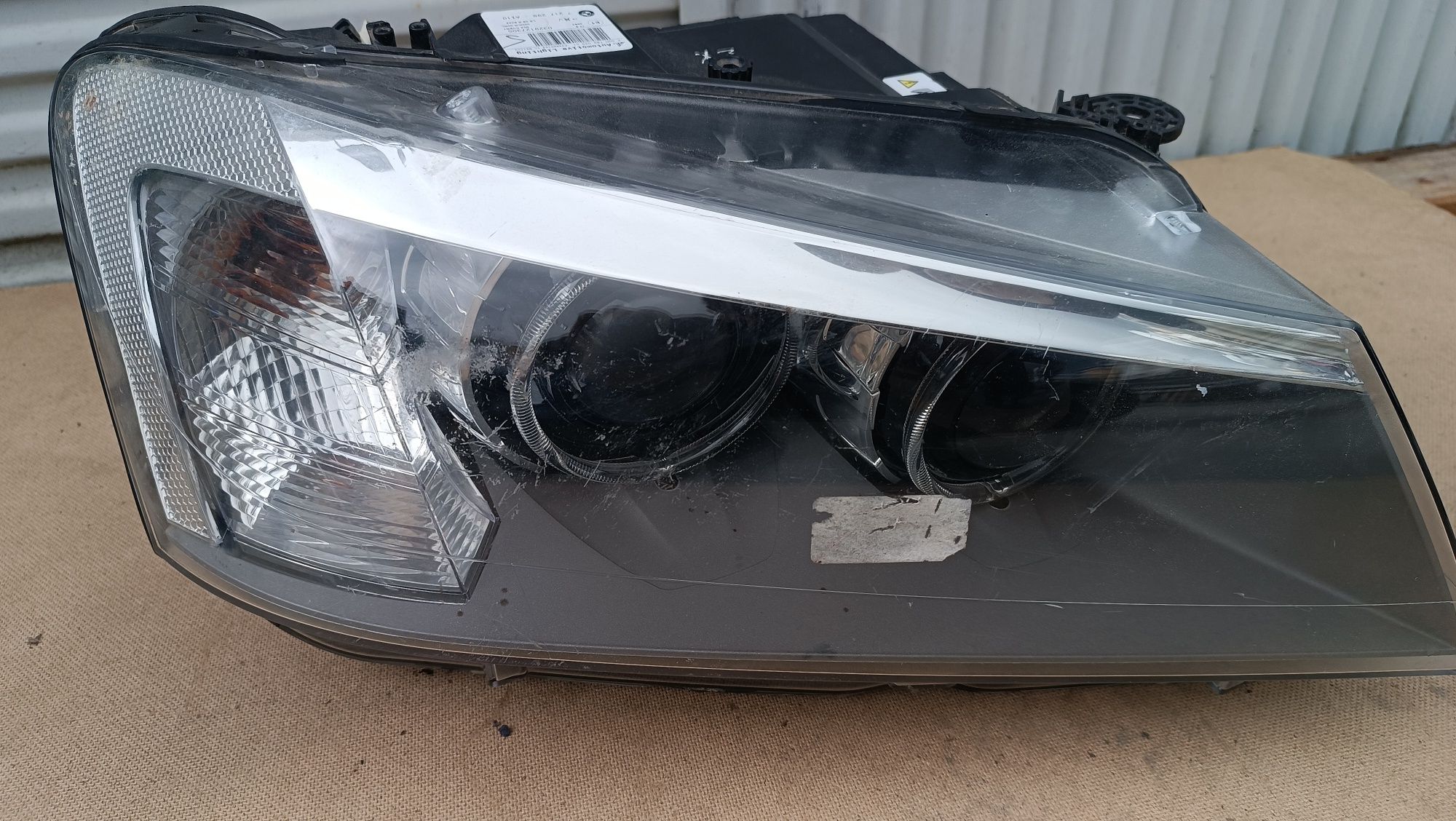 Vendo farol direito xenon de BMW X3 F25