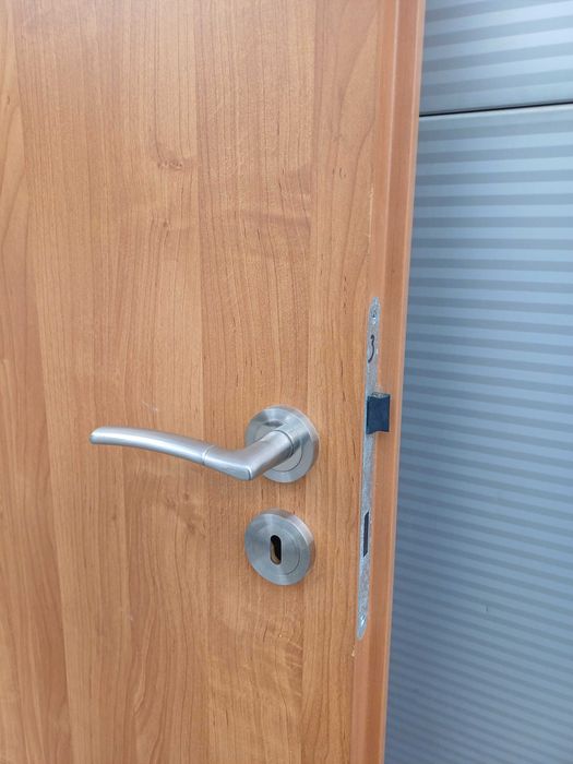 90 Prawe  - Skrzydło drzwiowe z klamką