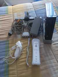 Consola Wii preta com comando e Nunchuck branco