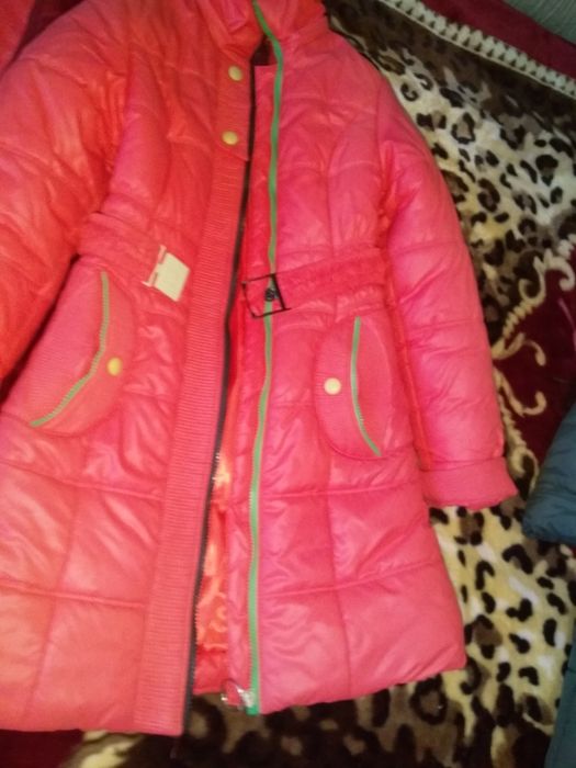 Пуховик для дівчинки