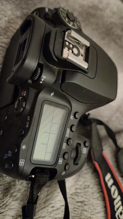 Lustrzanka Canon Eos 90d