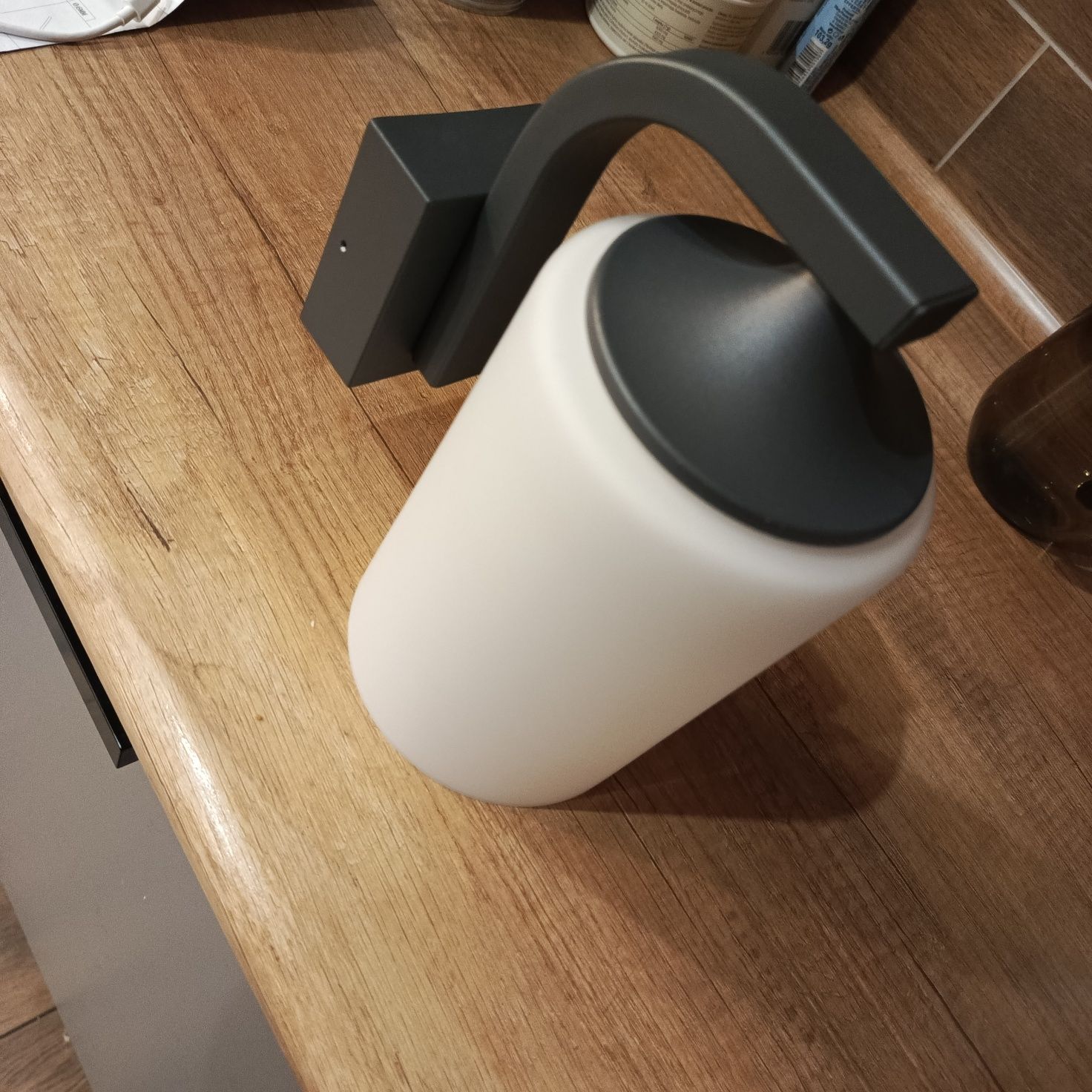 Lampa zewnętrzna kinkiet Nowa.