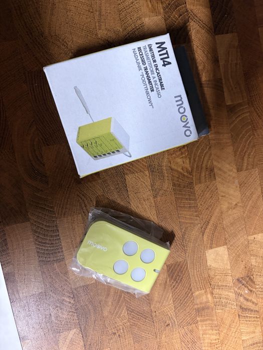 Pilot do bramy Moovo MT4V zielony + nadajnik podtynkowy MTI4