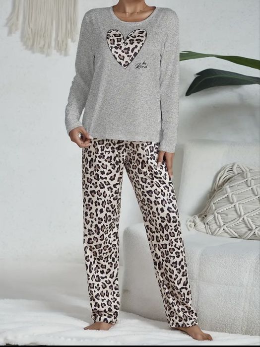 Піжама жіноча, домашній костюм