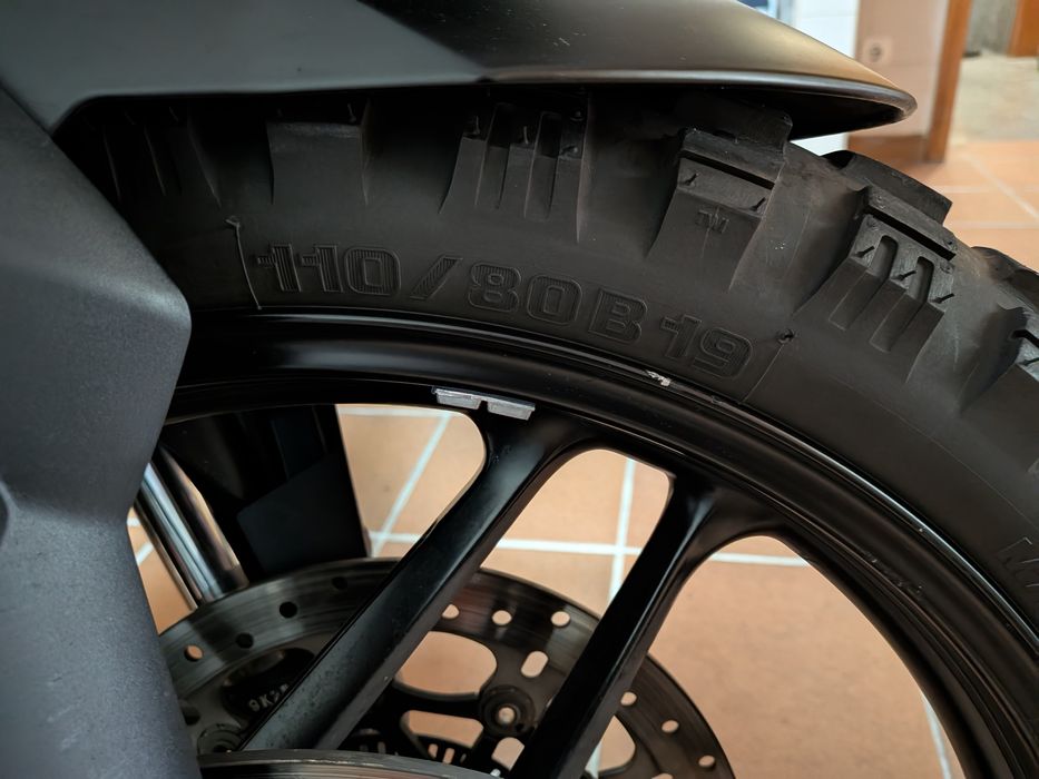 2 Pneus Moto Trail / Adventure: Pirelli + Mitas (Quase Novos)