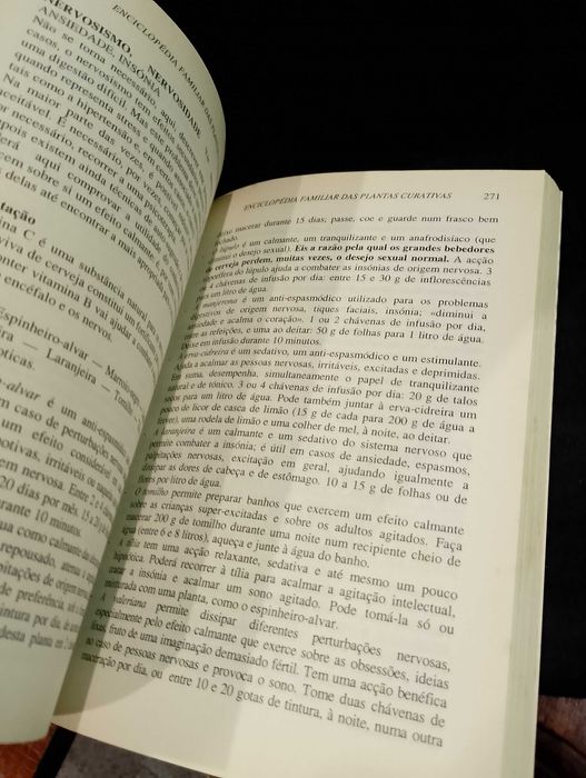 Enciclopédia Familiar das Plantas Curativas - Eric Meyer