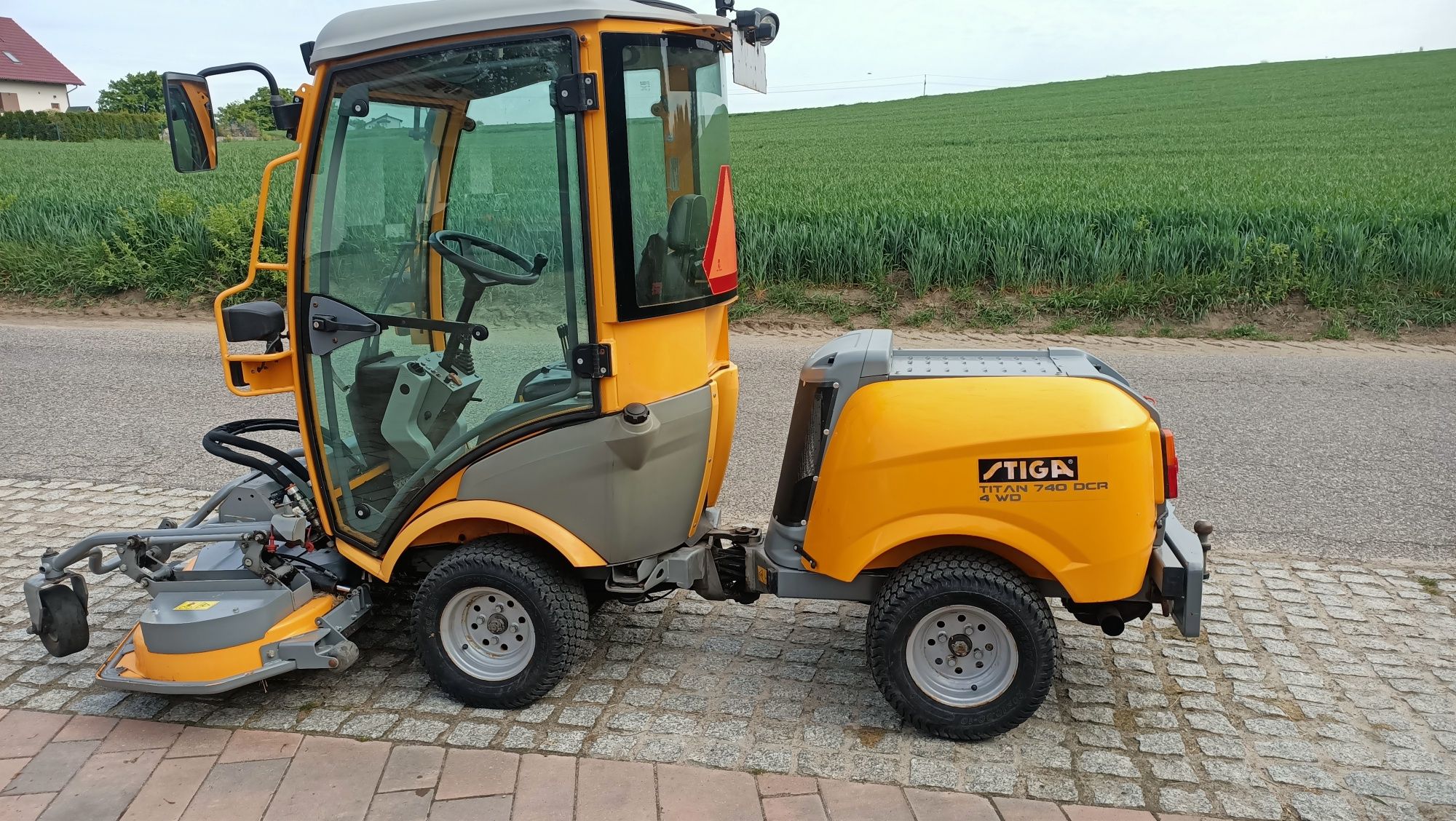 Kosiarka traktorek zamiatarka Stiga Titan DCR 740 4wd