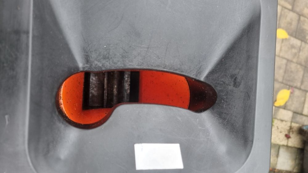 Rozdrabniacz do gałęzi frezowy Atika z koszem 2800 Watt rębak