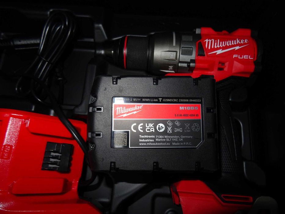 Milwaukee M18 FDD3 Wiertarko-wkrętarka  + akumulator 5.0 Ah + walizka