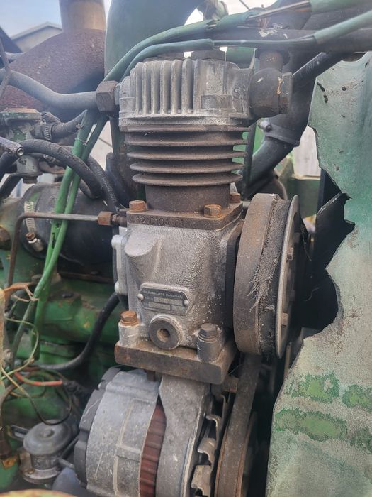 Pneumatyka do ciągnika John Deere 3350/ 3650/3040 itp